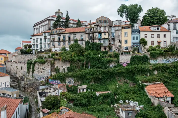 Descubre lo Mejor de Oporto: Principales Atracciones y Actividades