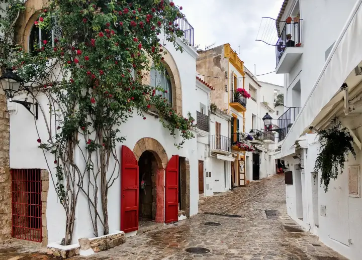 Descubre el Encanto de Ibi, España