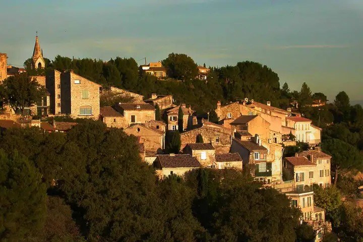 Descubre el Encanto de Les Angles