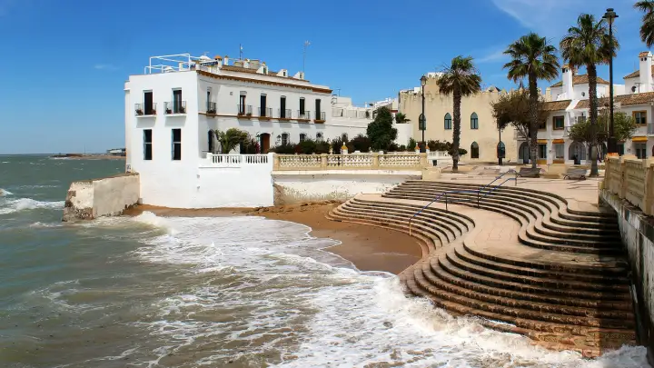 Descubre el Encanto de Chipiona, España